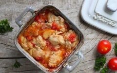 Фаршированная куриная грудка с овощами и зеленью