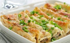 Фаршированные окорочка с шампиньонами и сыром