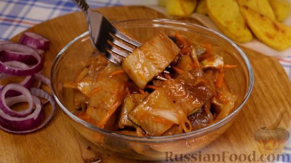 Маринованная селёдка с луком и морковкой