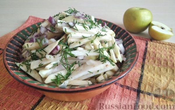 Салат из сельдерея с яблоками и луком